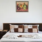 Hotel Oxinn Kryemedhej