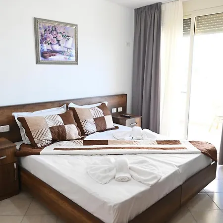 Hotel Oxinn Kryemëdhej