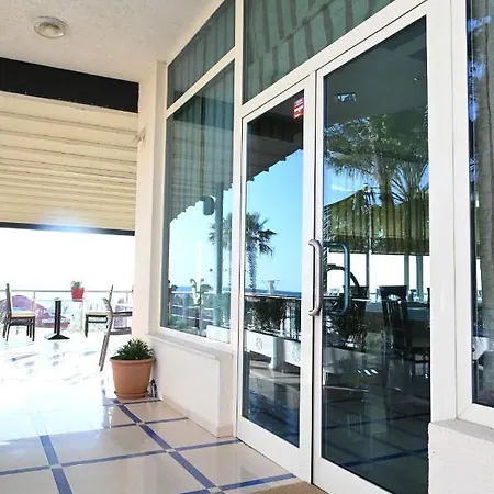 Hotel Oxinn Kryemedhej