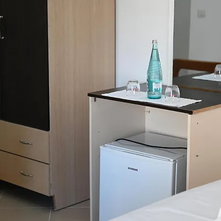 Hotel Oxinn Kryemëdhej