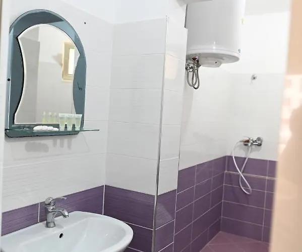 Oxinn Szálloda Kryemëdhej